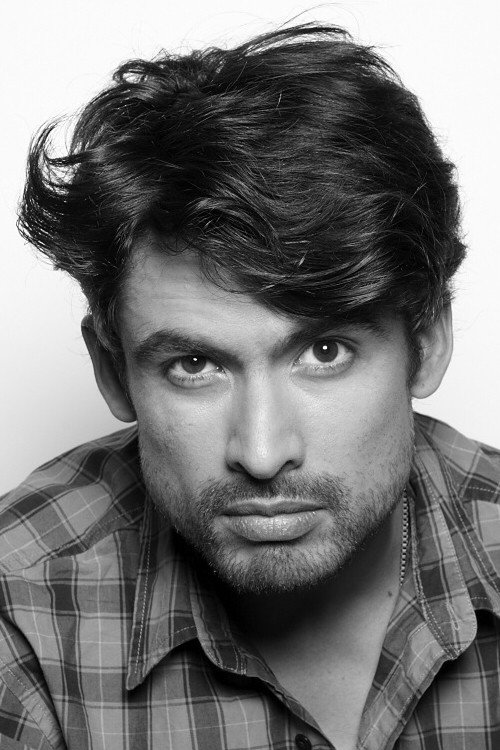 Eduardo Paxeco as Caetano Bello in Primera dama