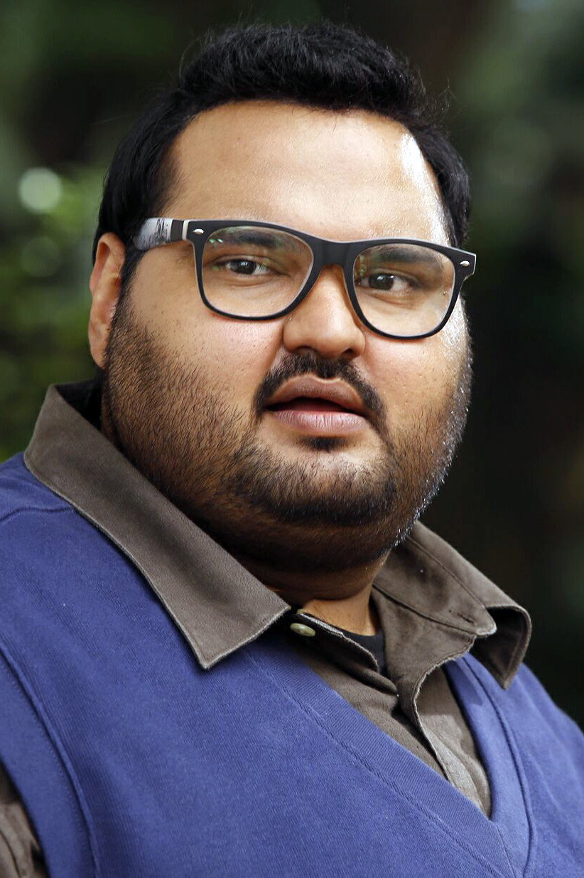 Sekhar Menon as Omanakuttan in Beware of Dogs