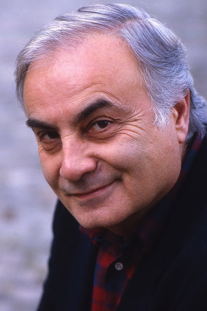 François Perrot as Le docteur Samuel in The Castle of Olive Trees