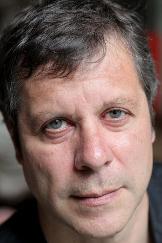 Alain Payen as Philippe de Selongey in La Florentine