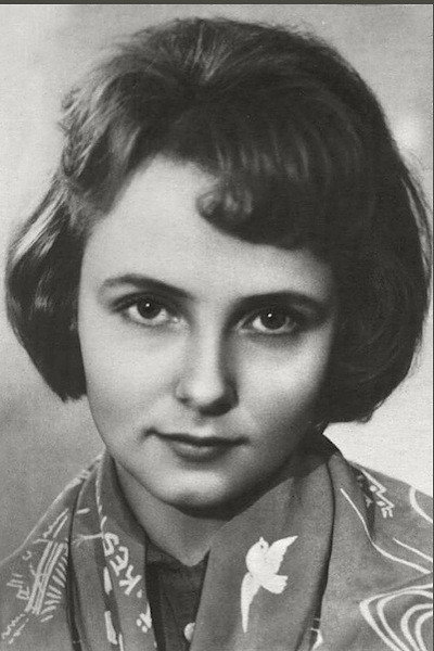 Людмила Крылова as Ovsyannikova in The Alive and the Dead
