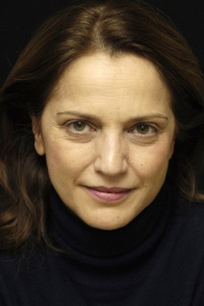 Pauline Macia as Tania in Le jeu du renard