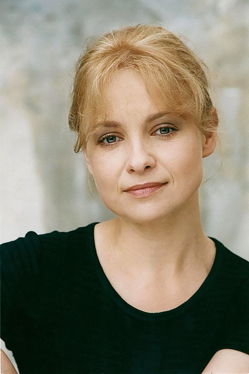 Aldona Struzik as Generałowa in Smolensk