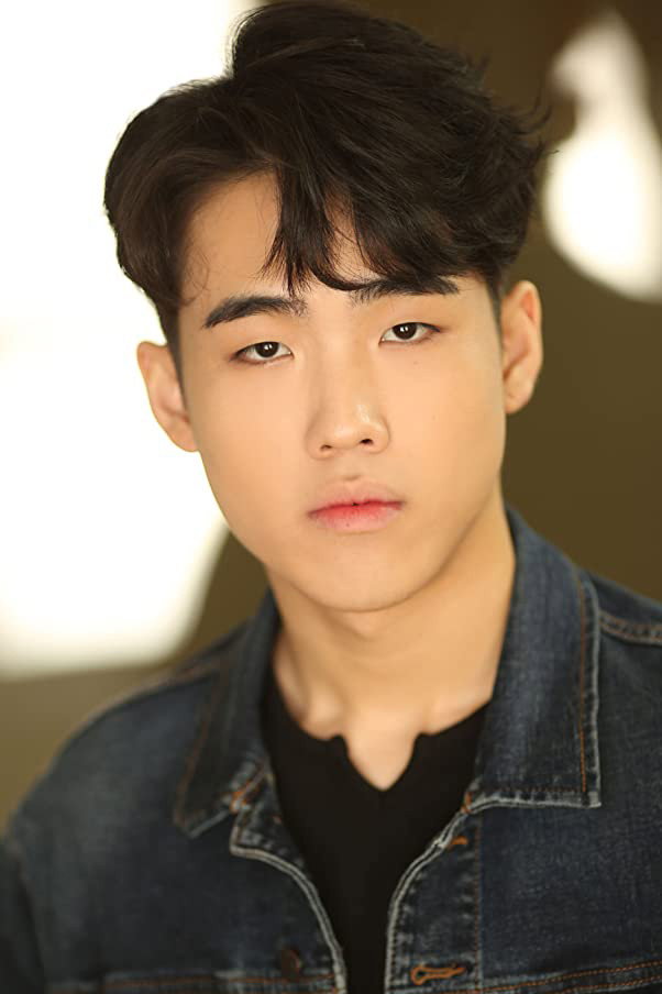 Lance Lim as Zack Kwan in Escuela de Rock