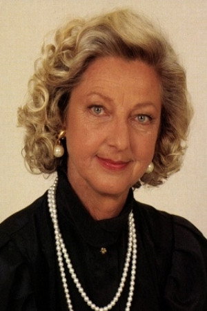 Corinna Genest as Paula Fink in Liebling Kreuzberg