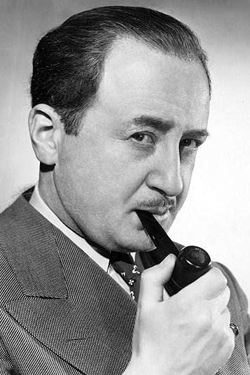Rolfe Sedan as Henry in The Dangerous Blonde