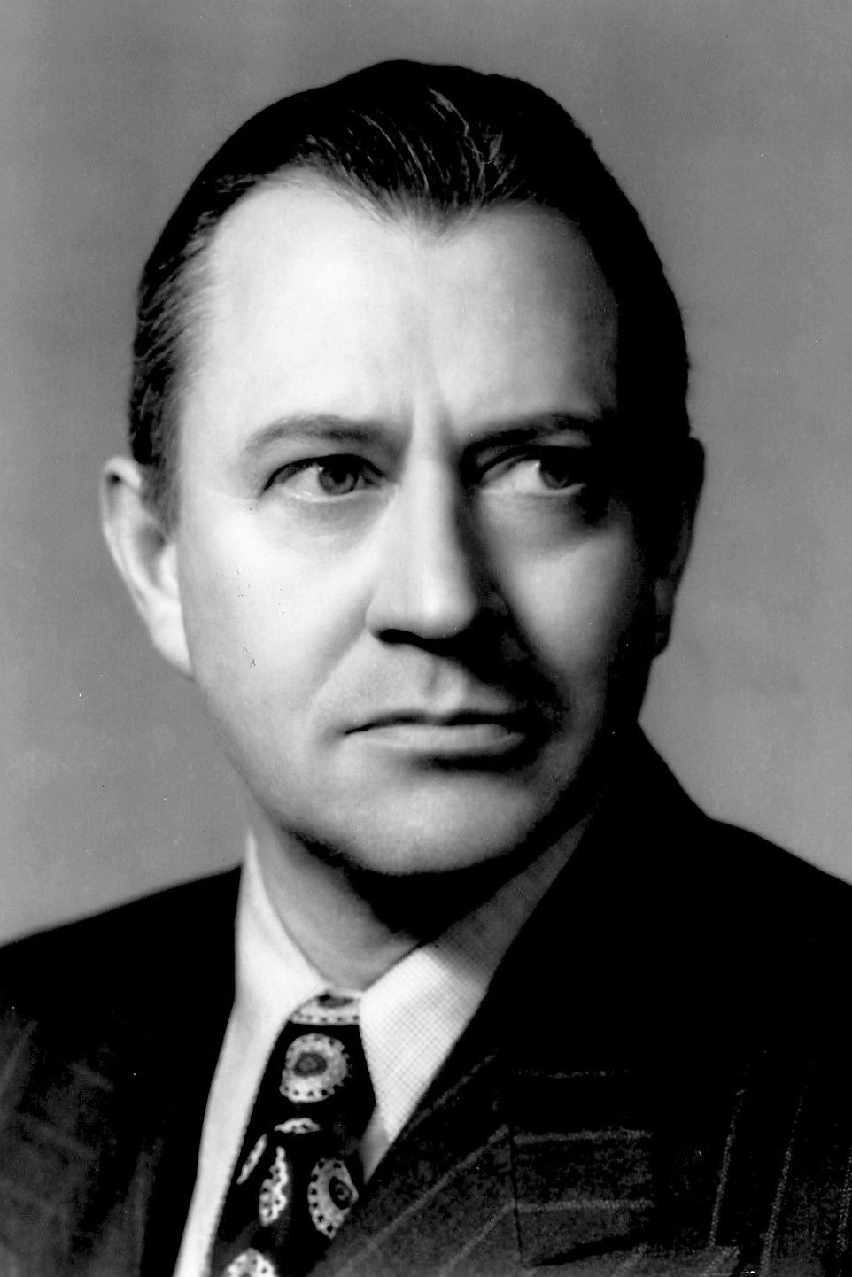 Carl Benton Reid as Colonel Owens in Escape from Fort Bravo