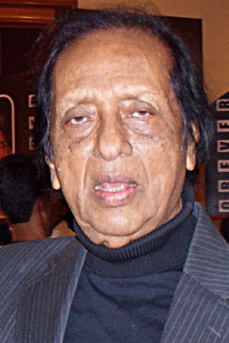 Chandrashekhar Vaidya as Police inspector A. V. Singh in 7 Saal Baad