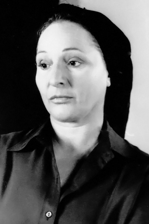 Δήμητρα Ζέζα as Sofia in The Rope Maker
