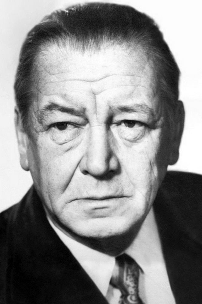 Владимир Емельянов as father in When the Bridges Are Raised