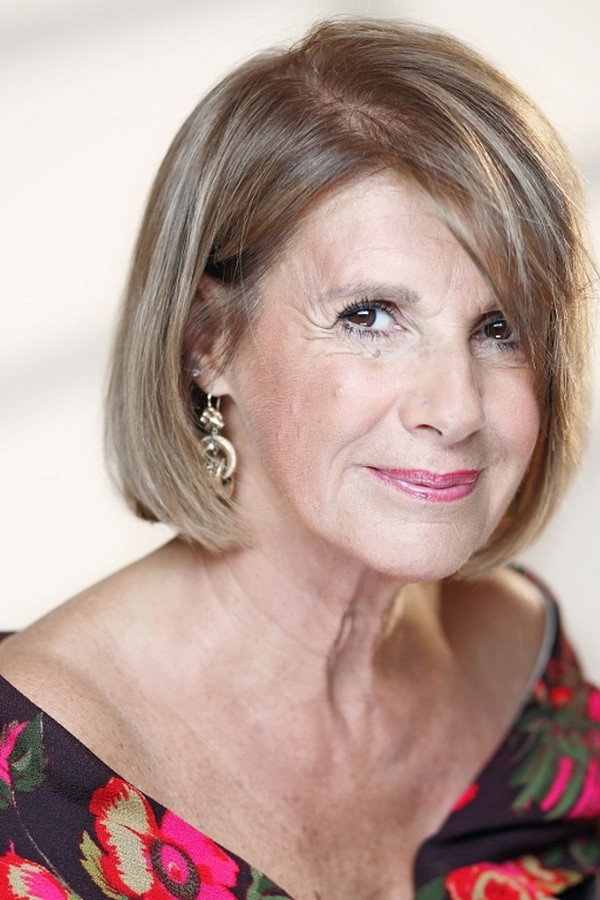 Lella Costa as La Manager in 500!