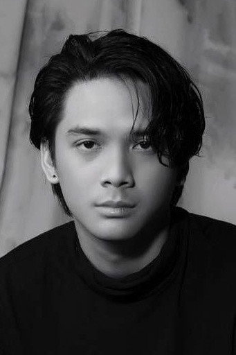 Baskara Mahendra as Danny Hakim in Gossip Girl Indonesia