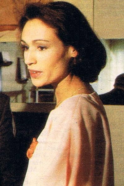 Geneviève Omini as Lucie in Rendez-vous manqués