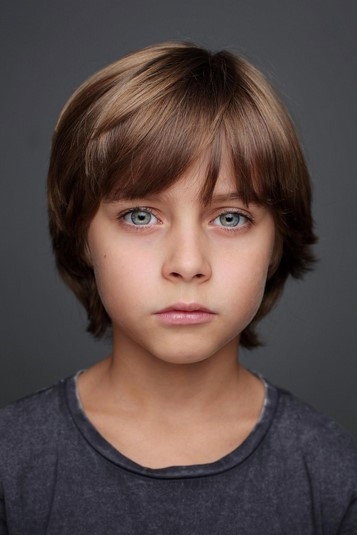 Елисей Чучилин as Young Mitya in Karuza