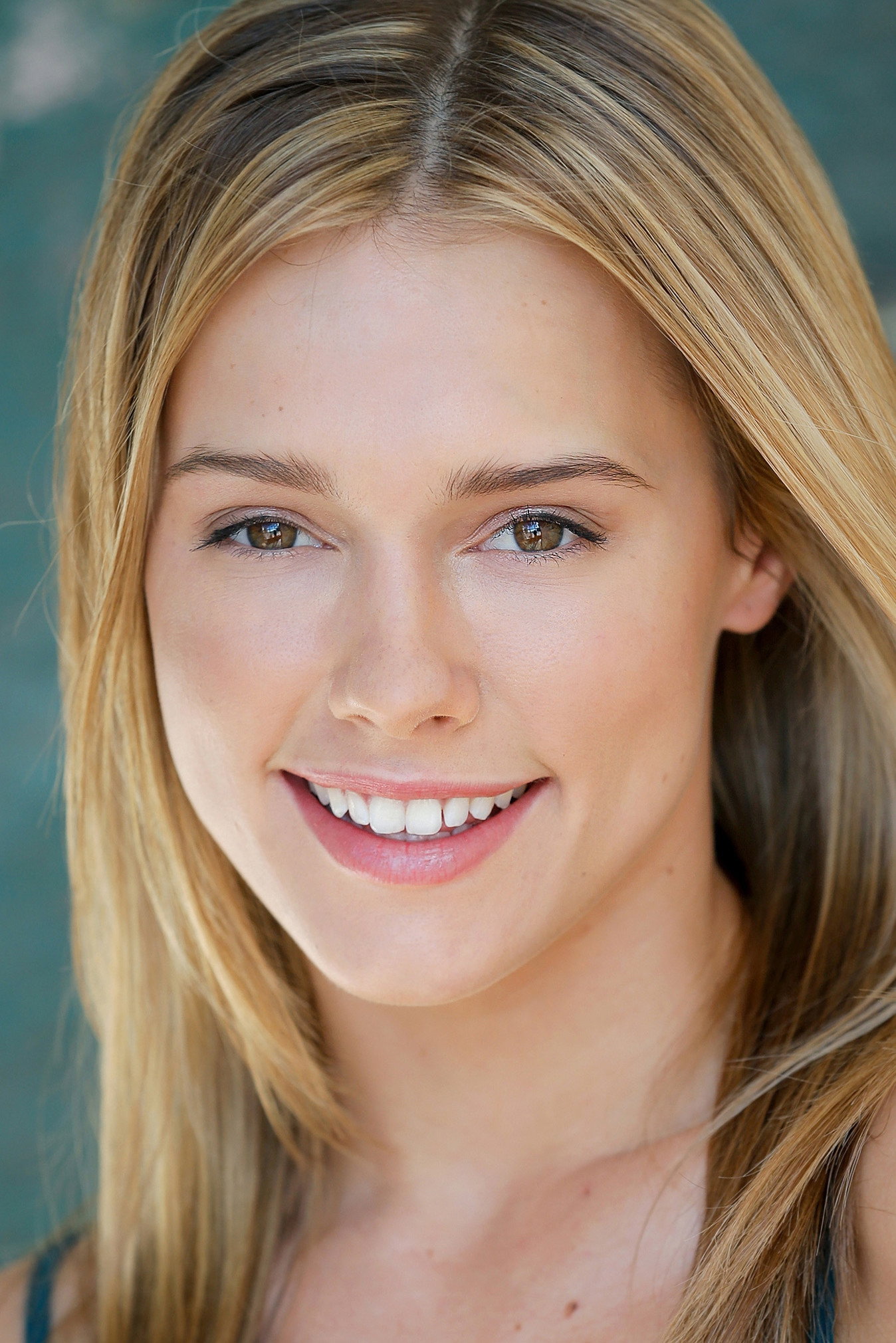Jillian Nelson as Amber in Blast Vegas