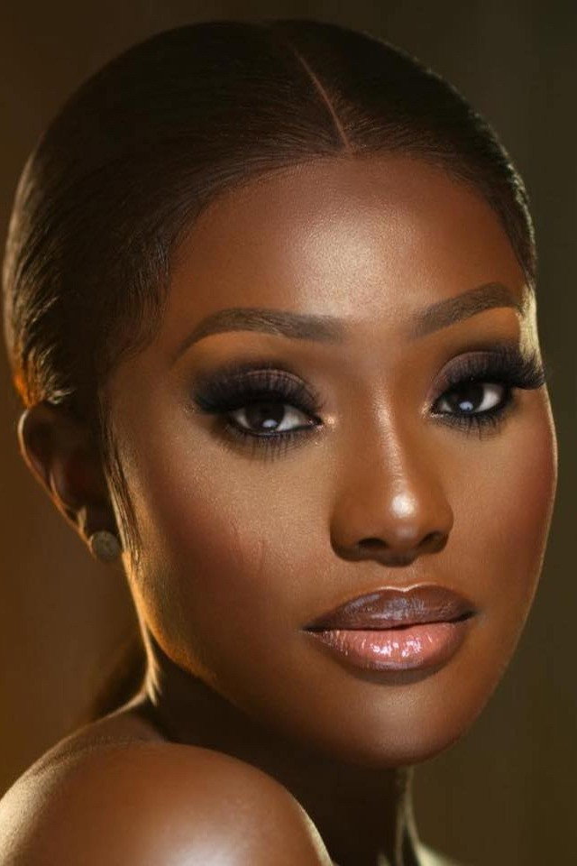 Linda Osifo as Vera in A Naija Christmas