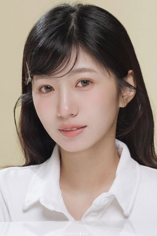 許紫柔 as An Lo-yi in Influencer