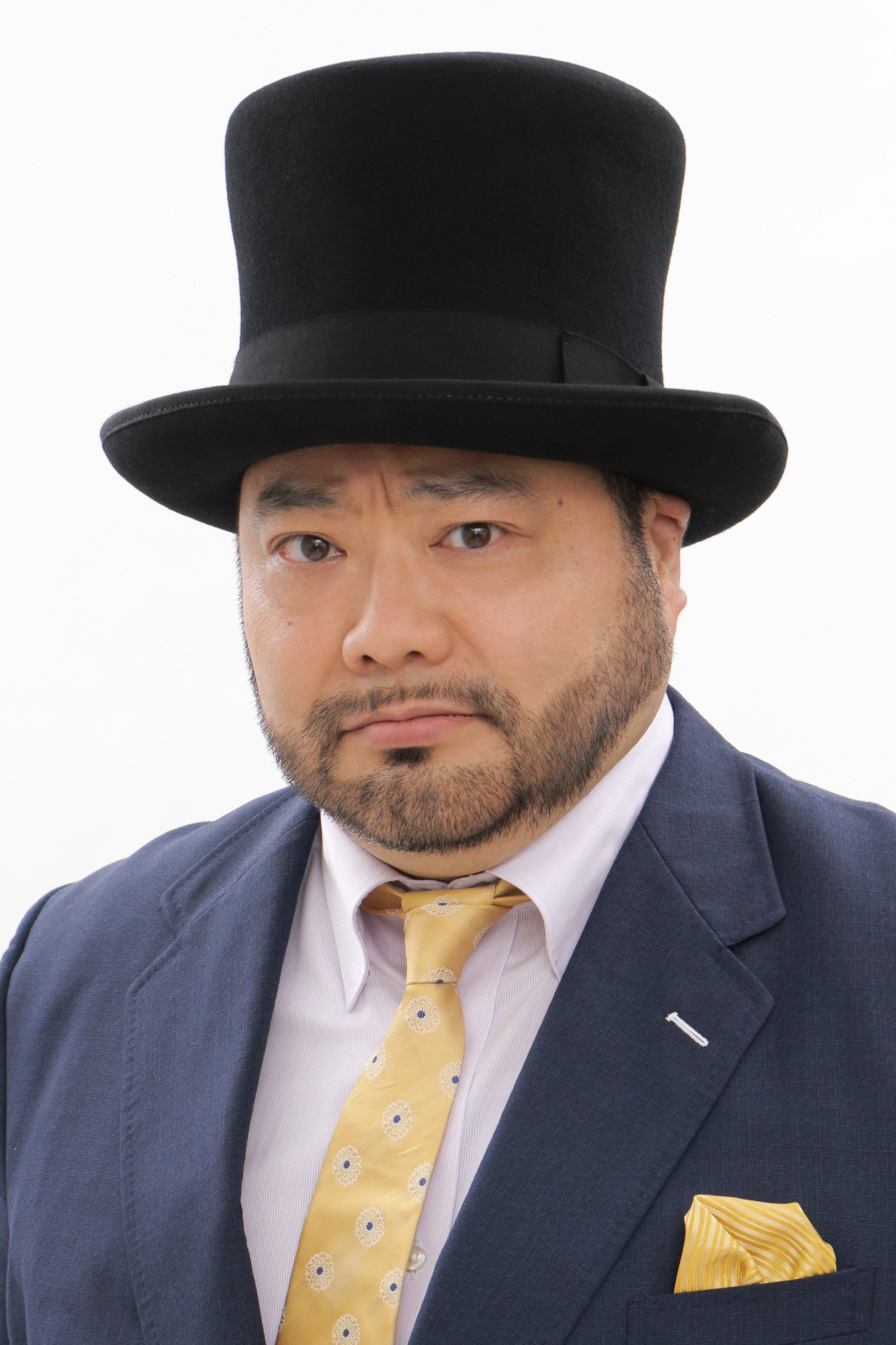 山田ルイ53世 as Professor Shuichiro Amachi in Tensou Sentai Goseiger