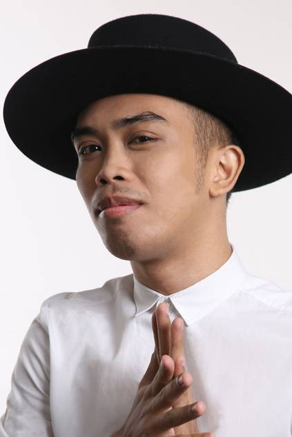 Kedebon Colim as Toto in X-Deal 2