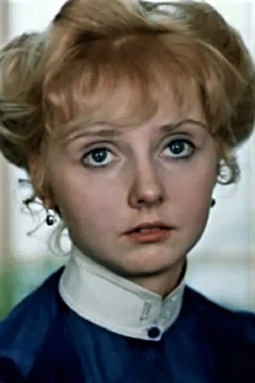 Екатерина Зинченко as miss Mary Morstan in The Adventures of Sherlock Holmes and Dr. Watson: The Treasures of Agra