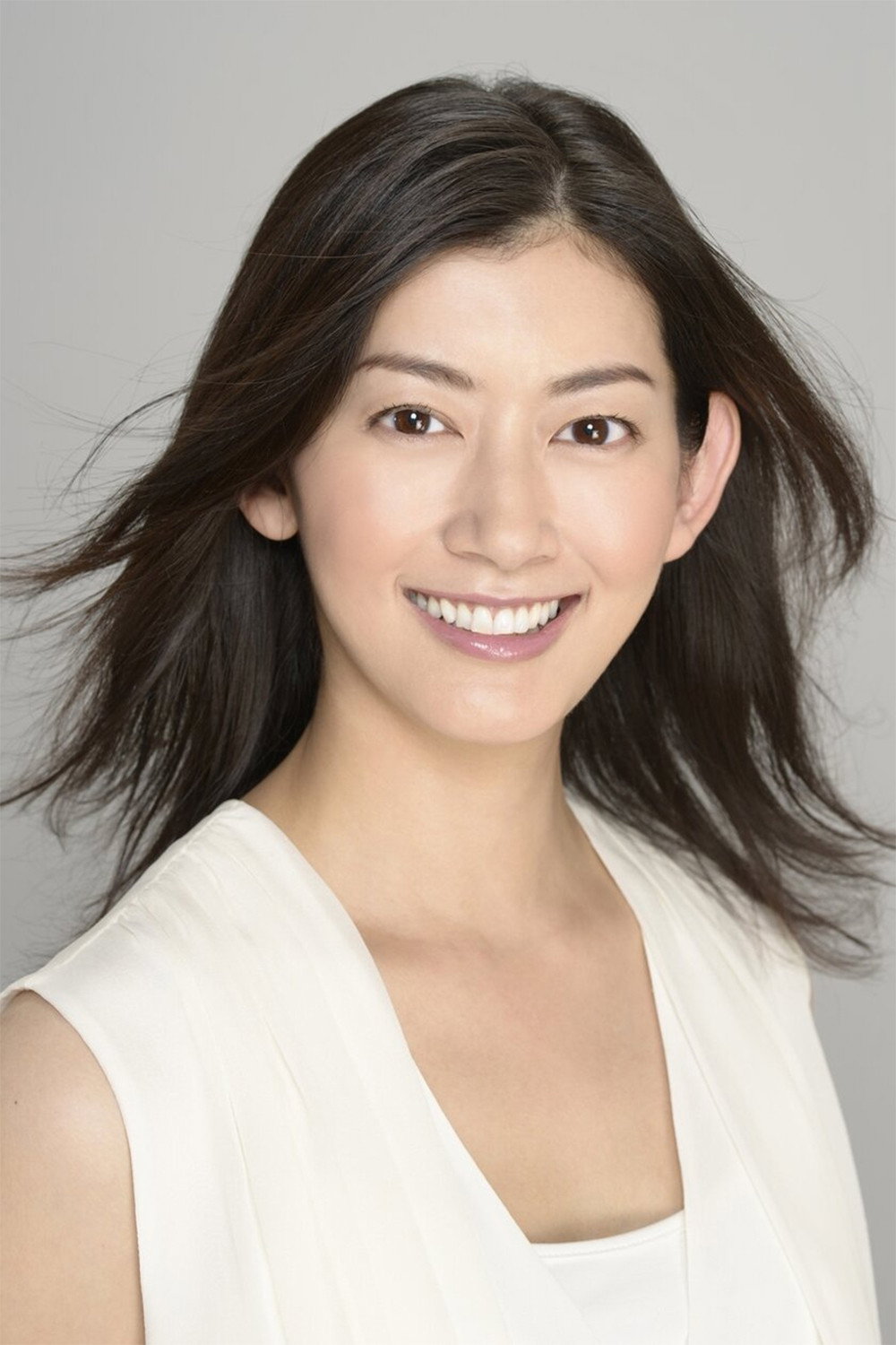 佐藤藍子 as Midori Fujishima in 女子アナ。