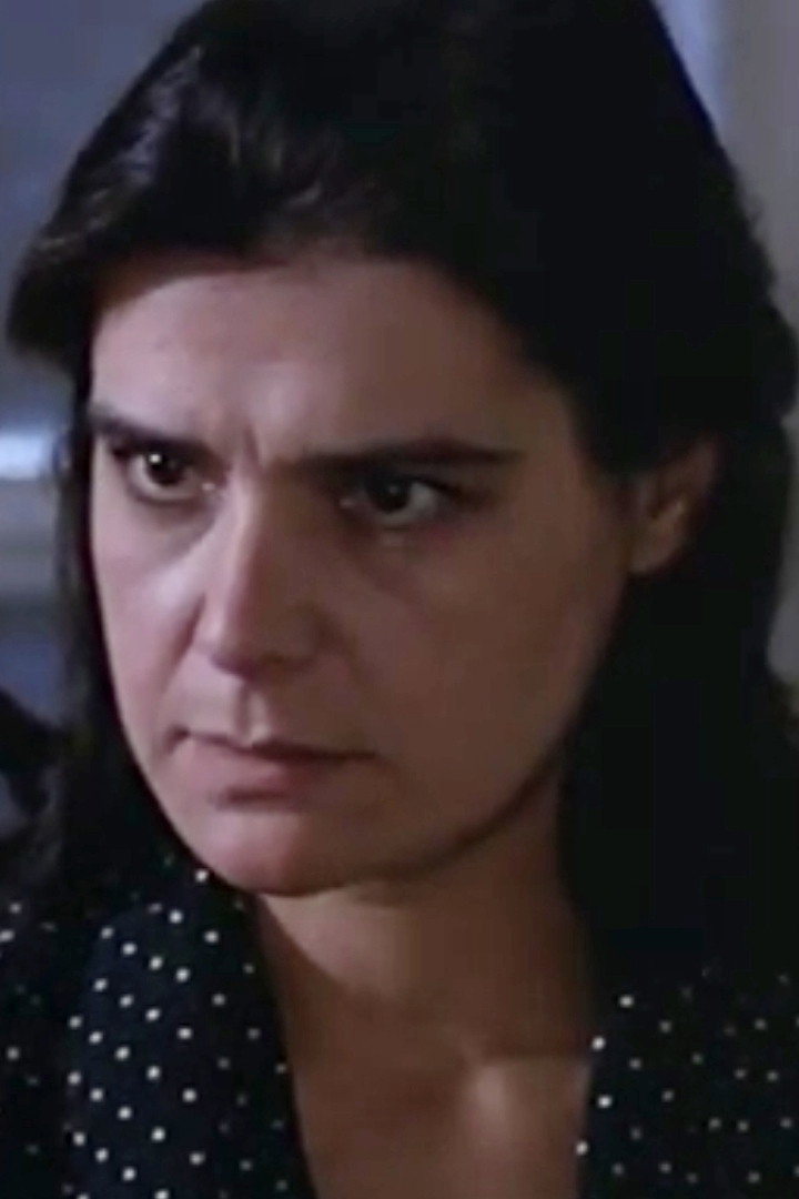 Adriana Pecorelli as Sonia in A Leap in the Dark