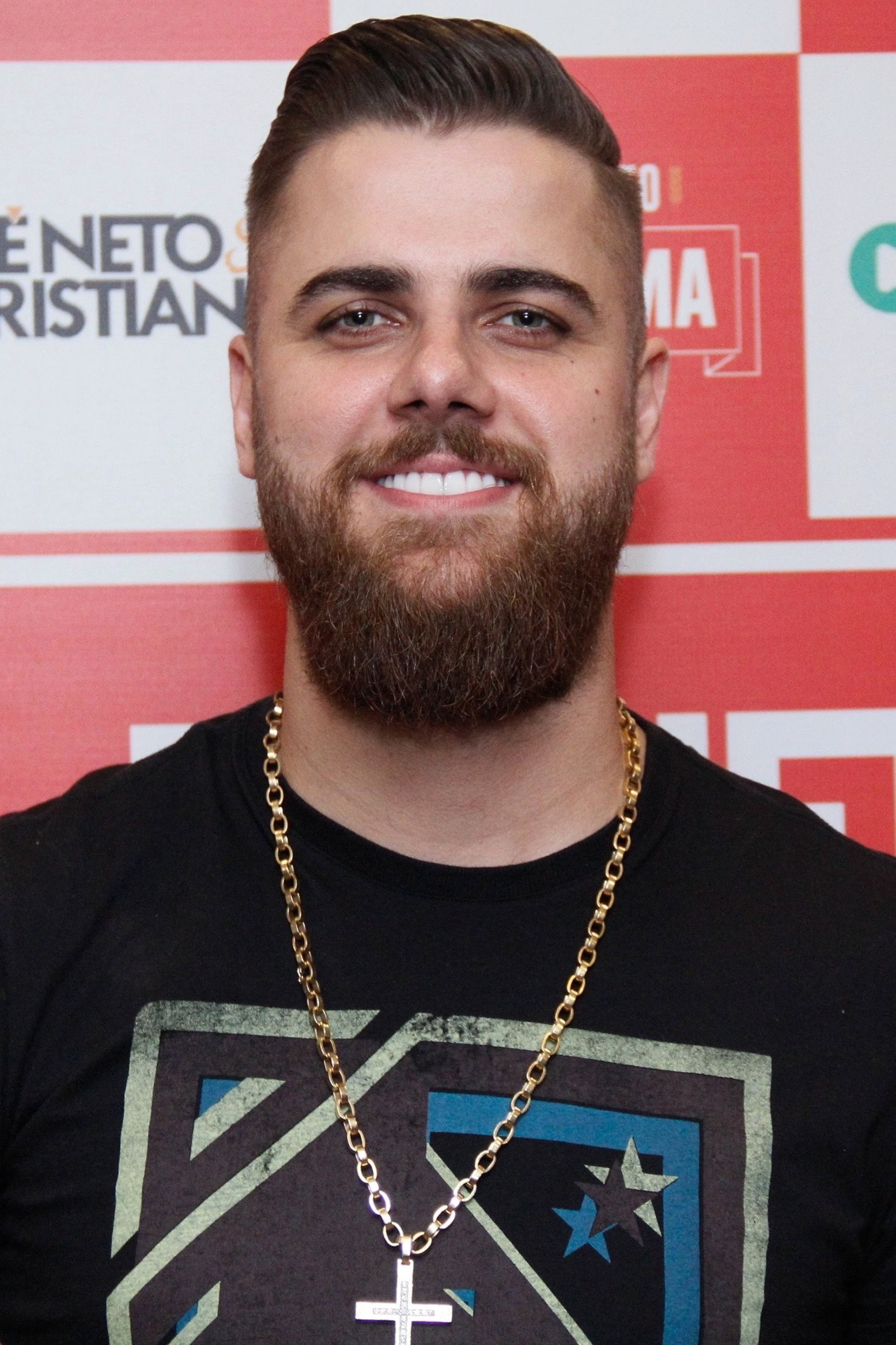 Zé Neto as Self in Som Sertanejo