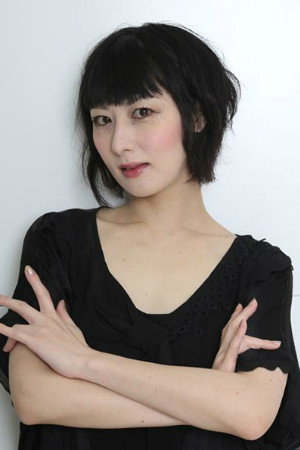 鳥居みゆき as Midori's mother in Midori: The Camellia Girl