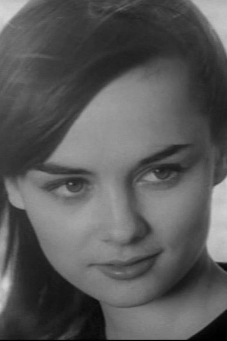 Alita Naughton as Judy in French Dressing