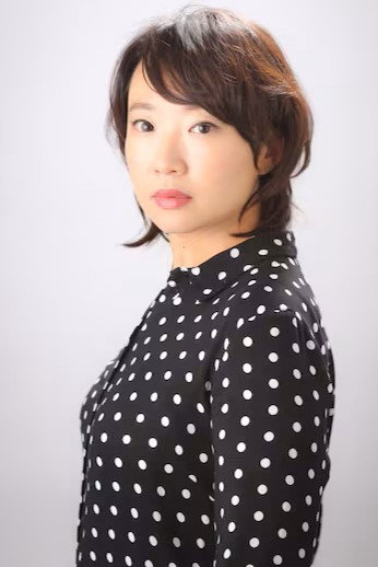 松岡依都美 as Natsumi Kawai in Tokyo Swindlers