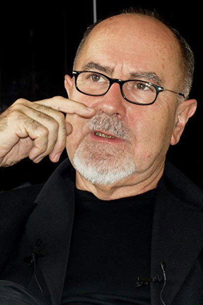Bigas Luna as Himself in Sexo en el plató
