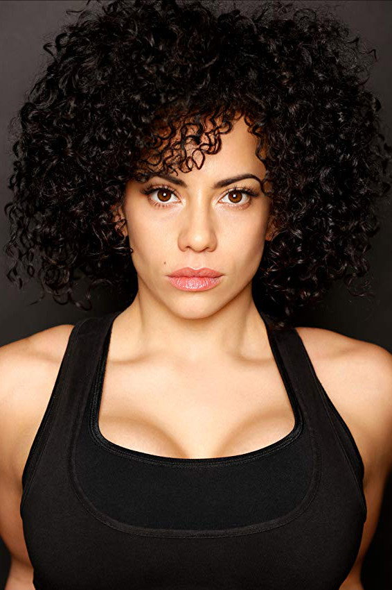 Manal El-Feitury as Sunny Simone in Picture Perfect Royal Christmas