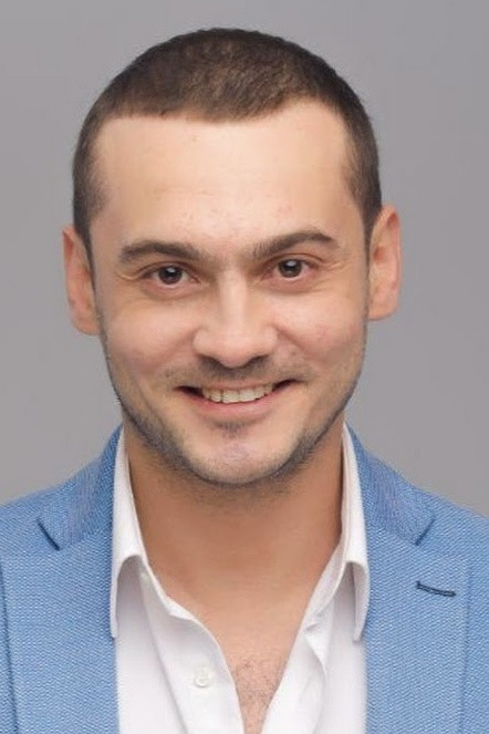Emil Bədəlov as Sanan in Silent Dream