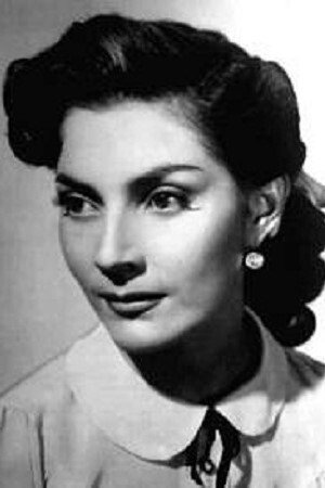 Bárbara Gil as Alicia in School for Buglars