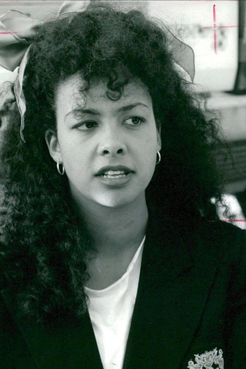Buki Armstrong as Pearl Parker in South of the Border