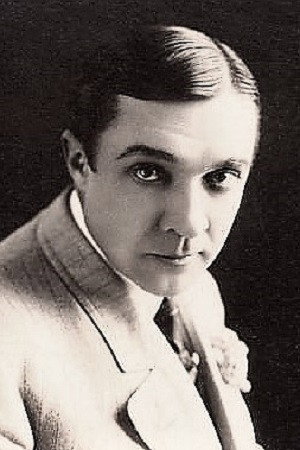 Harry Northrup as DeWaldis, Giulia's Lawyer in The Mills of the Gods
