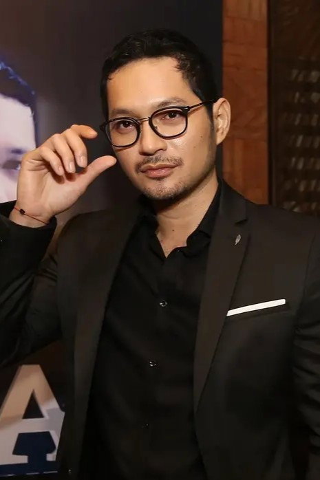 Evan Sanders as El Nino Prasetya in Ikatan Cinta