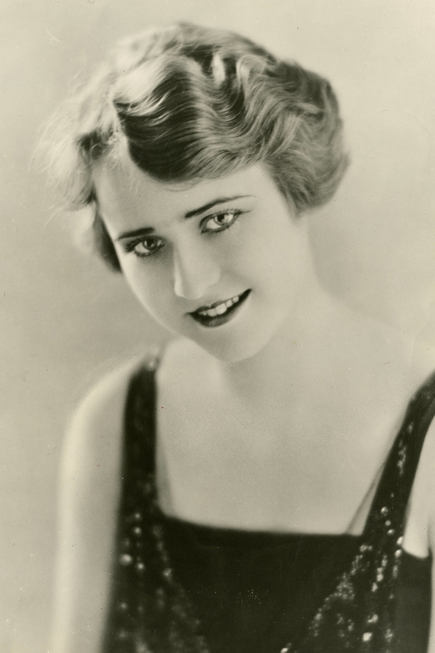 Beatrice Bentley as Barbara 'Elsie' Carver in The Toll of the Sea