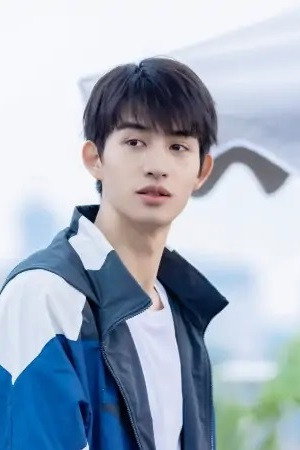 Kuai Jia Le as Lin Jiadong in Summit of Our Youth