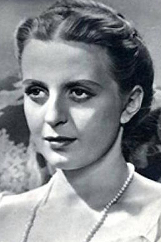 Elżbieta Barszczewska as Bronka in Girls of Nowolipki
