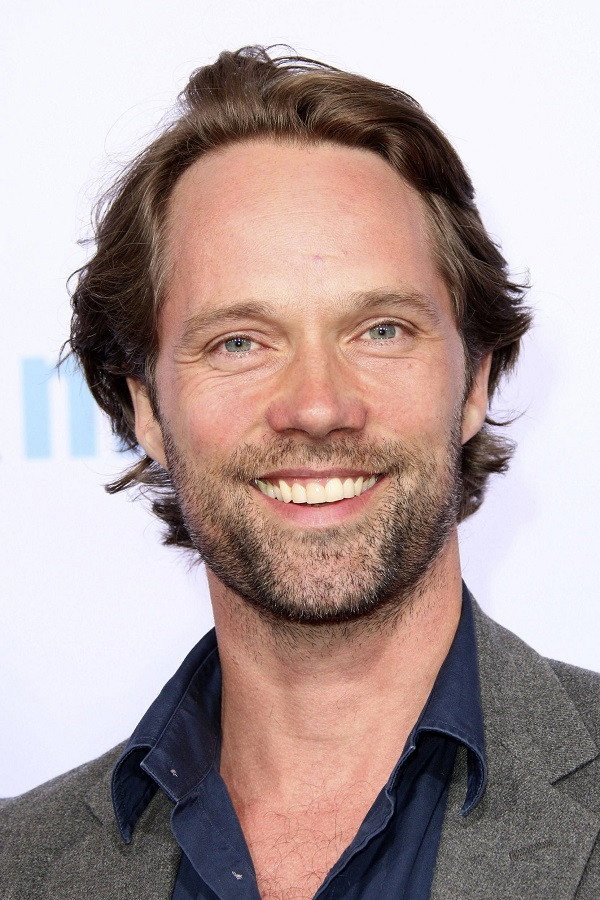 Matthias Schloo as Felix in Tanja