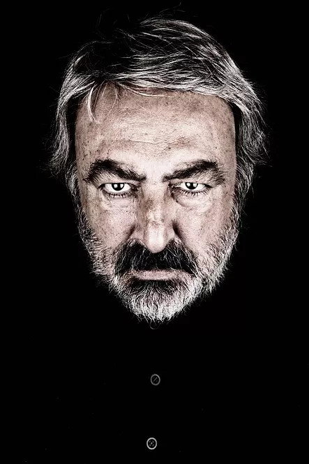 Kaya Akarsu as Yüzbaşı İhsan in Çalıkuşu