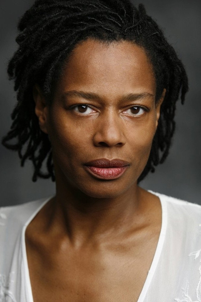 Suzette Llewellyn as Carol in Running Late