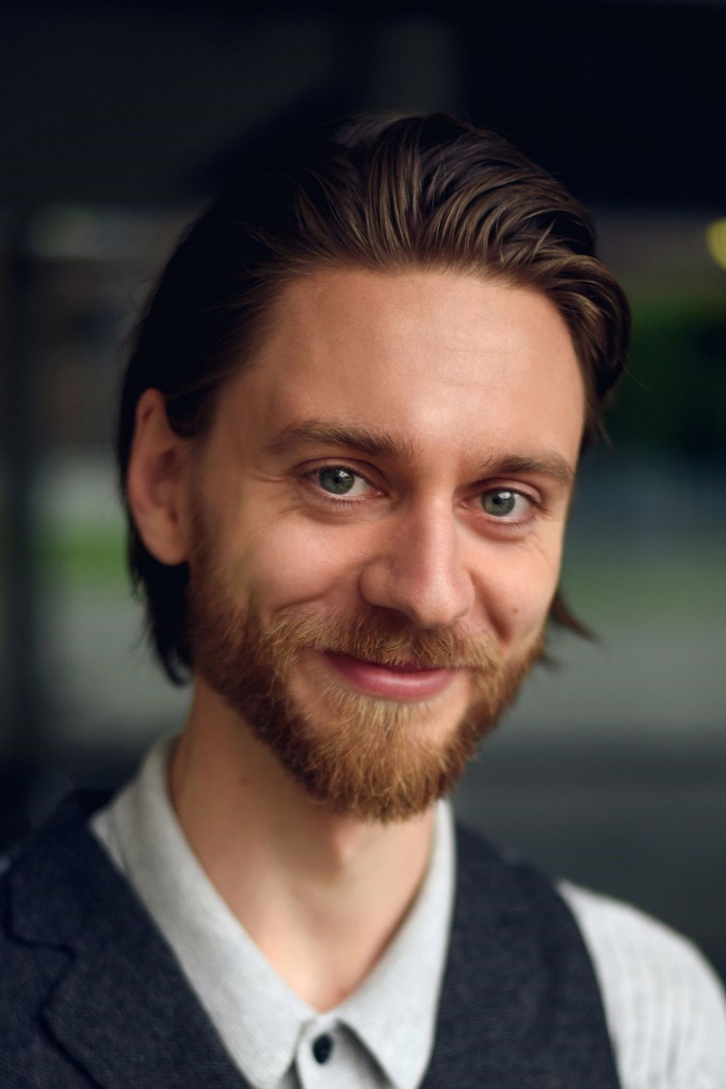 Jannik Süselbeck as Narrator (voice) / Black Hole / Dung Beetle in Square Peg in a Black Hole