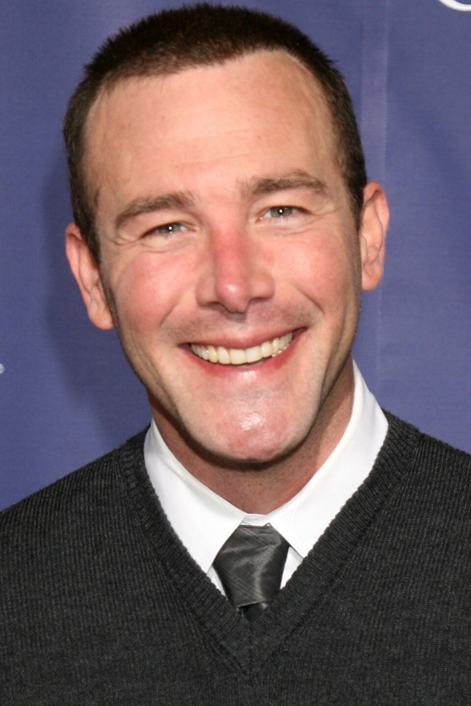 Richard Ruccolo as Peter Dunville in Two Guys and a Girl