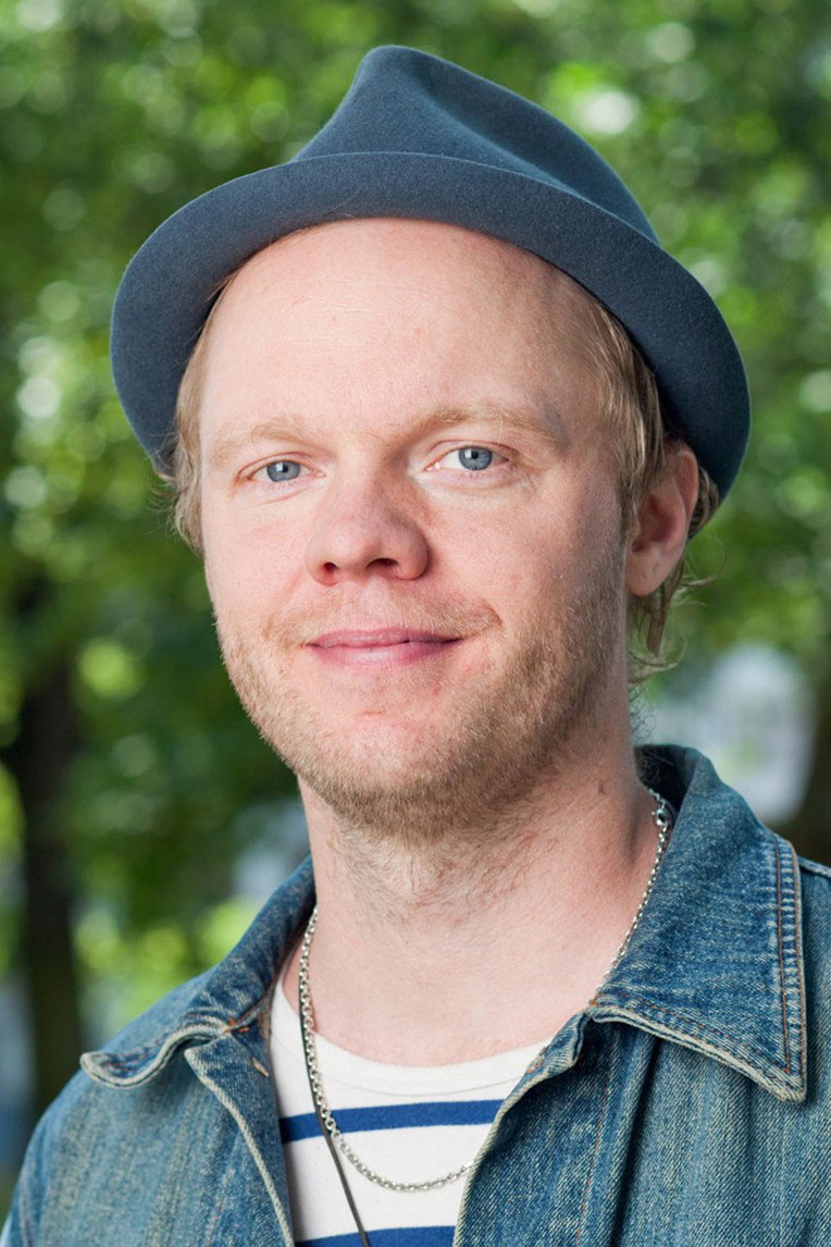 Olof Wretling as Self in Marie Göranzon - När rampljuset slocknar