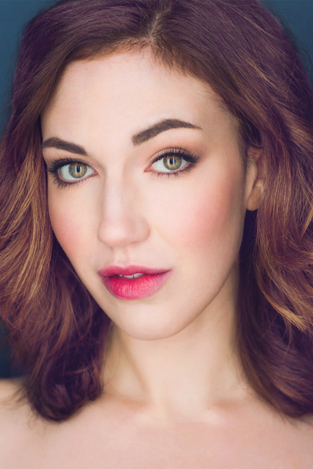 Emily Weider as Jen in That Kinda Night
