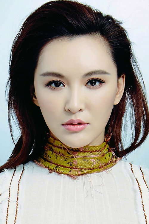 莫小棋 as Doctor Liu in My Youth and I