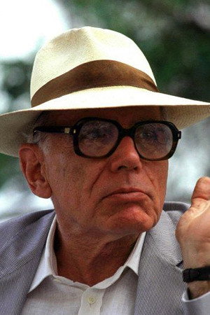 Luigi Comencini as Self (archive footage) (voice) in Futura