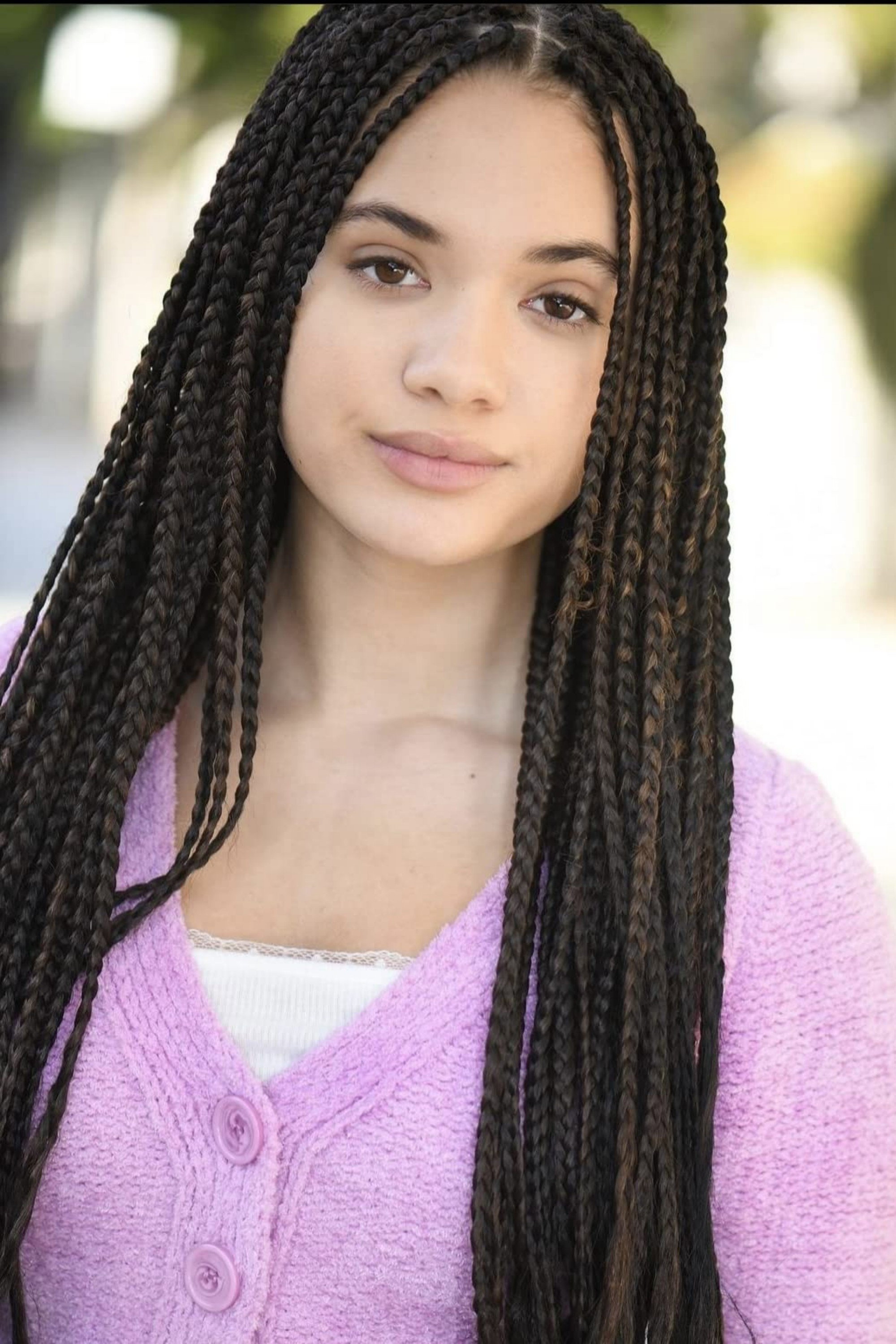 Scarlet Spencer as Ivy in Cousins for Life